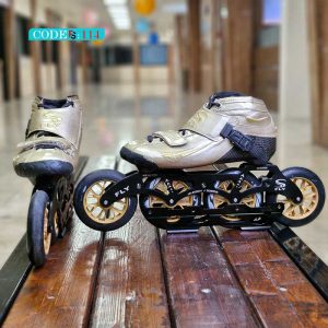 اسکیت حرفه‌ای اس فلای مدل Golden Rock، سایز ۴۰، رنگ مشکی طلایی، مناسب برای اسکیت‌بازان سرعتی و حرفه‌ای