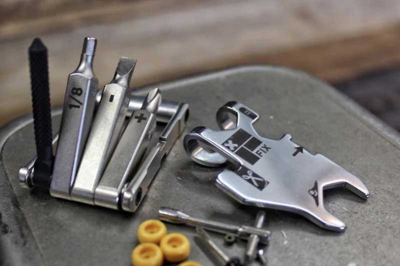 چه لوازم جانبی برای اسکیت ضروری است؟ 5 ابزار تعمیر و تنظیم Multi Tool